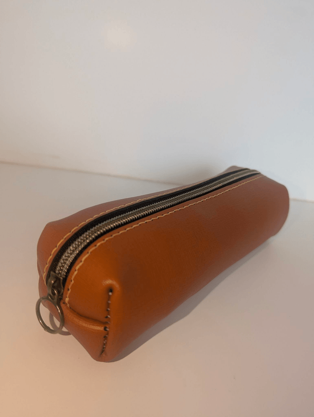 Trousse en cuir.