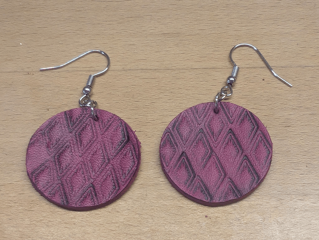 Boucles d'oreille cuir.