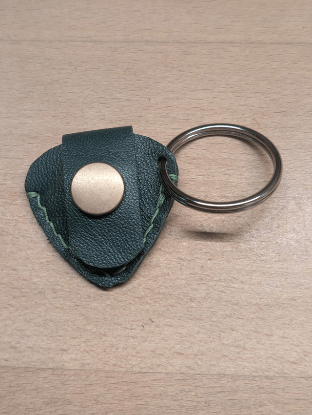 Mini porte-clé avec étui médiator.