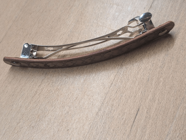 Barrette à cheveux.