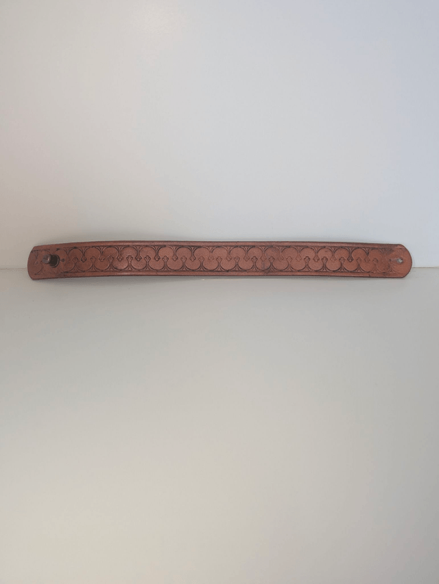Bracelet embossé.