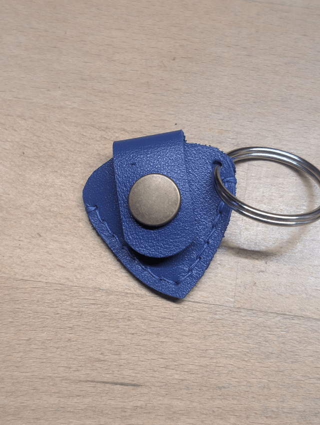 Mini porte-clé avec étui médiator.