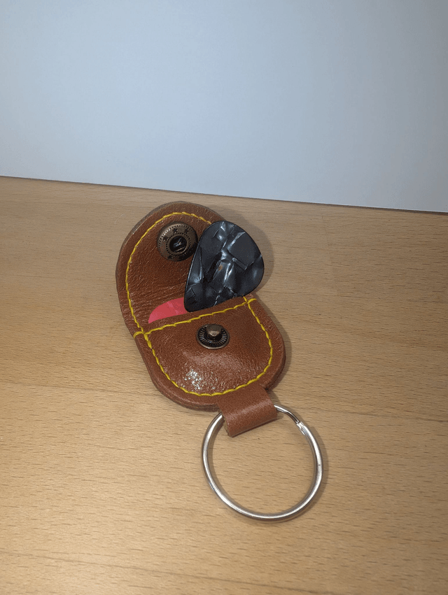 Porte-clé avec étui médiator