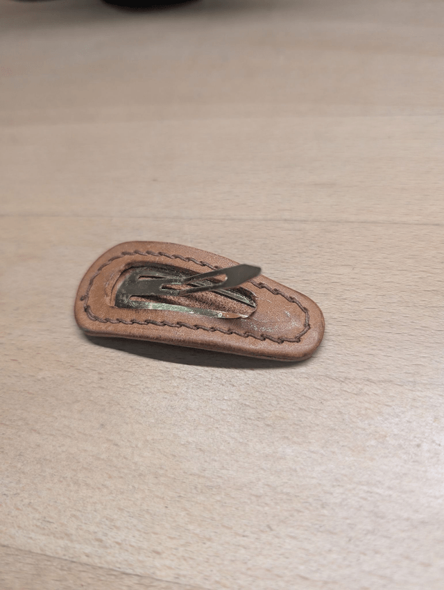 Barrette à cheveux clic clac.