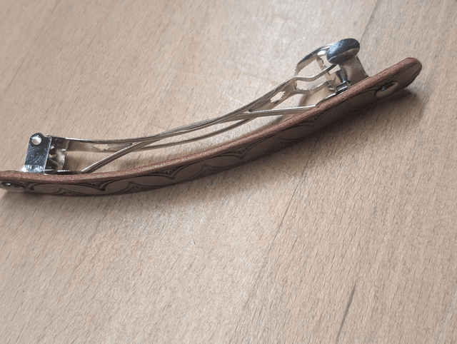 Barrette à cheveux.