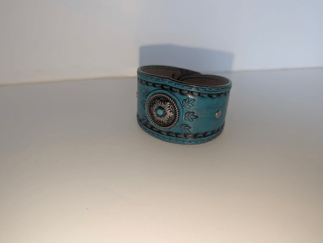 Bracelet Turquoise et concho argenté.