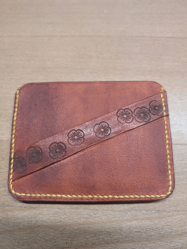 Porte carte minimaliste en cuir embossé