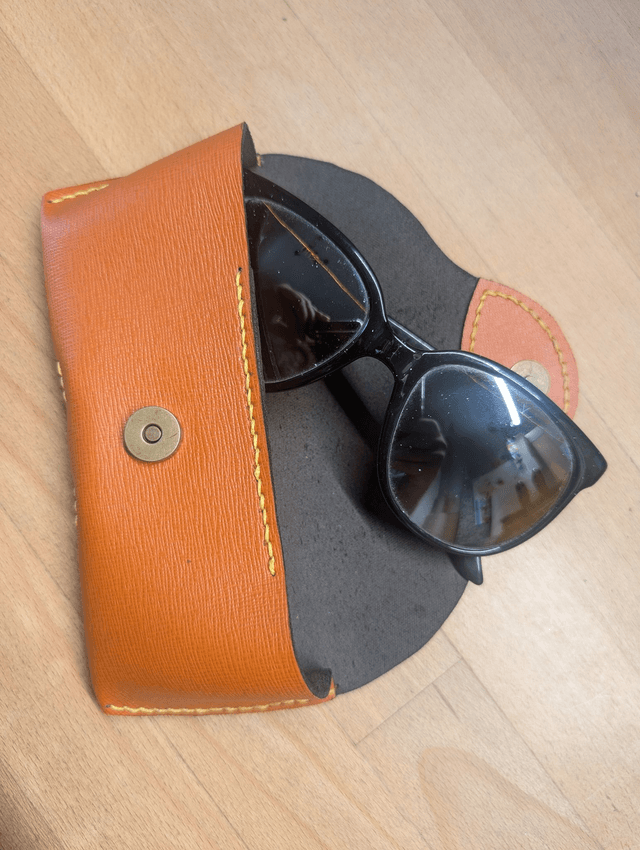 Etui à lunette avec fermoir magnétique