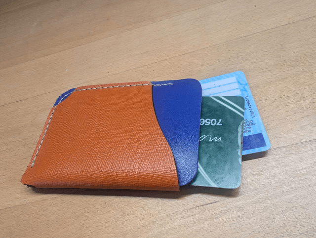 Porte-cartes minimaliste.