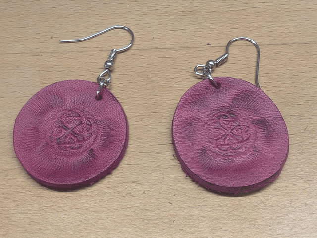 Boucles d&#039;oreille cuir.