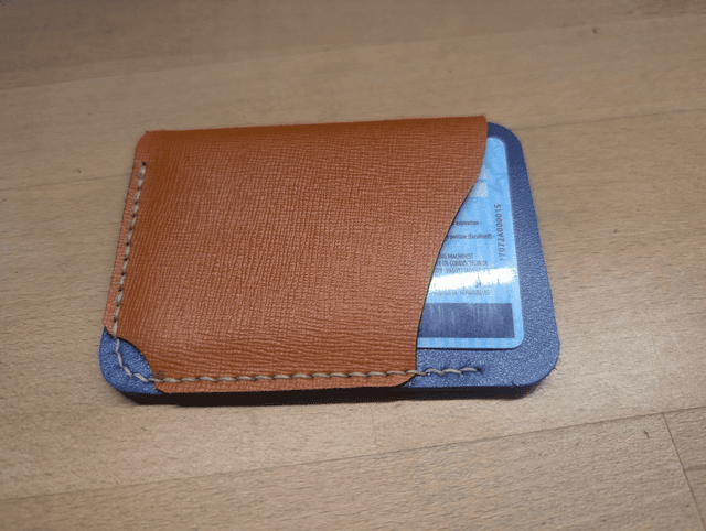 Porte-cartes minimaliste.