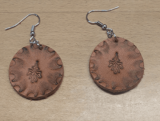 Boucles d&#039;oreille cuir.